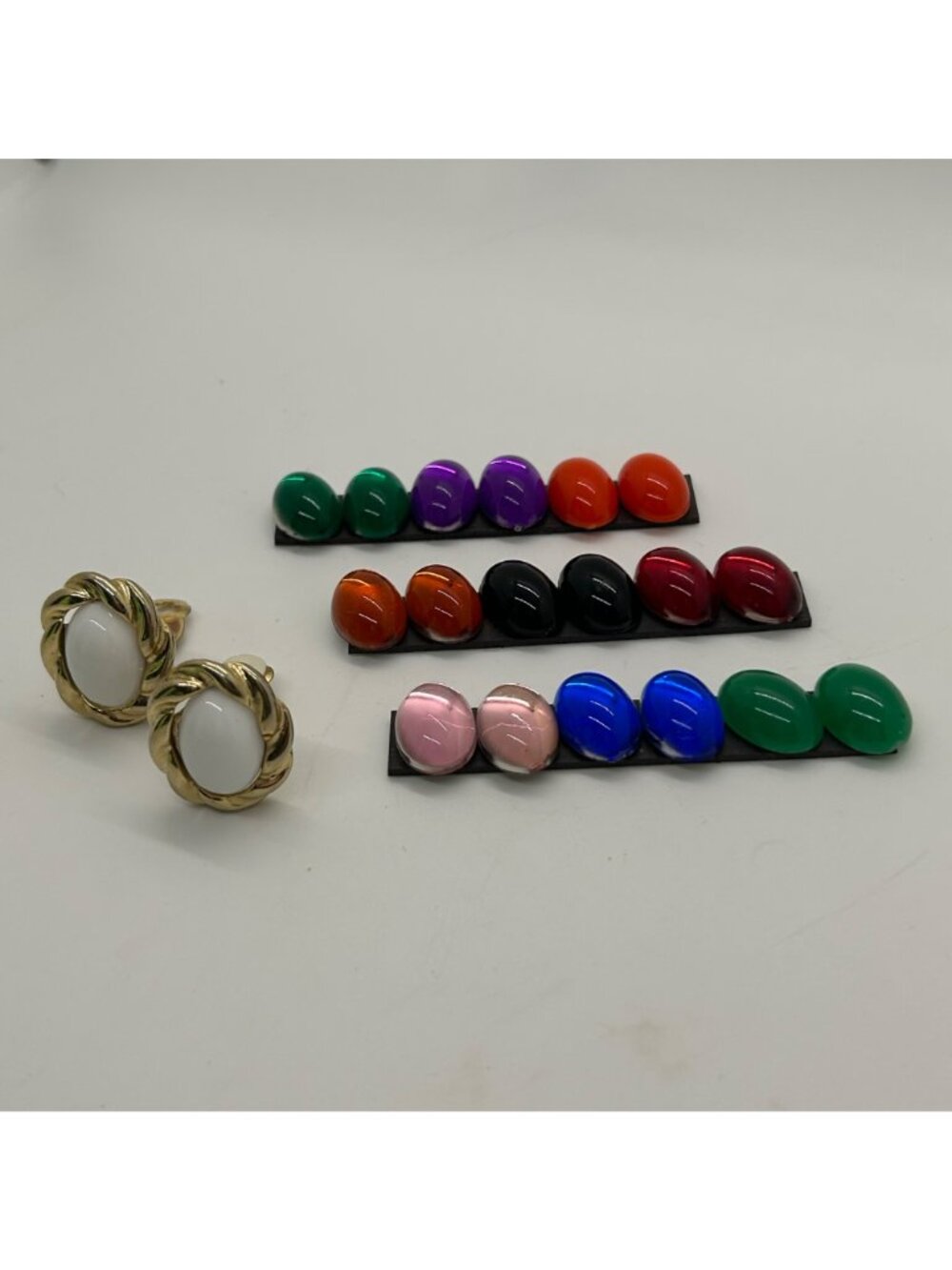 Vintage Gold-Tone Interchangeable Clip-On Earrings 10 Interchangeable Cabochons - Picture 4 of 13
